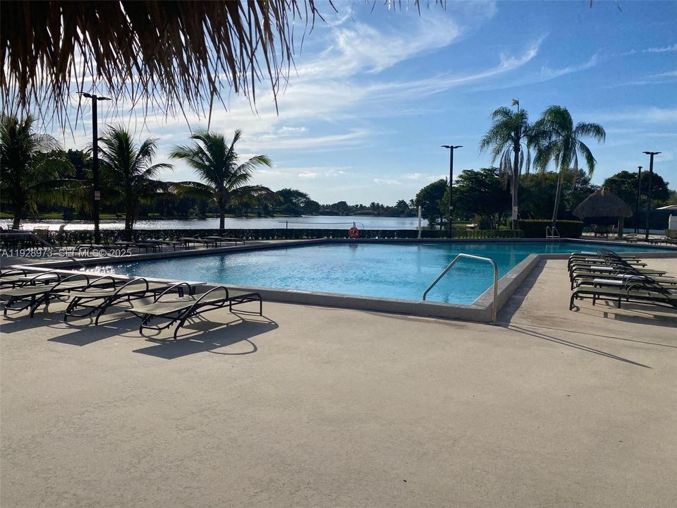 For Sale: $280,000 (2 beds, 2 baths, 1231 Square Feet)