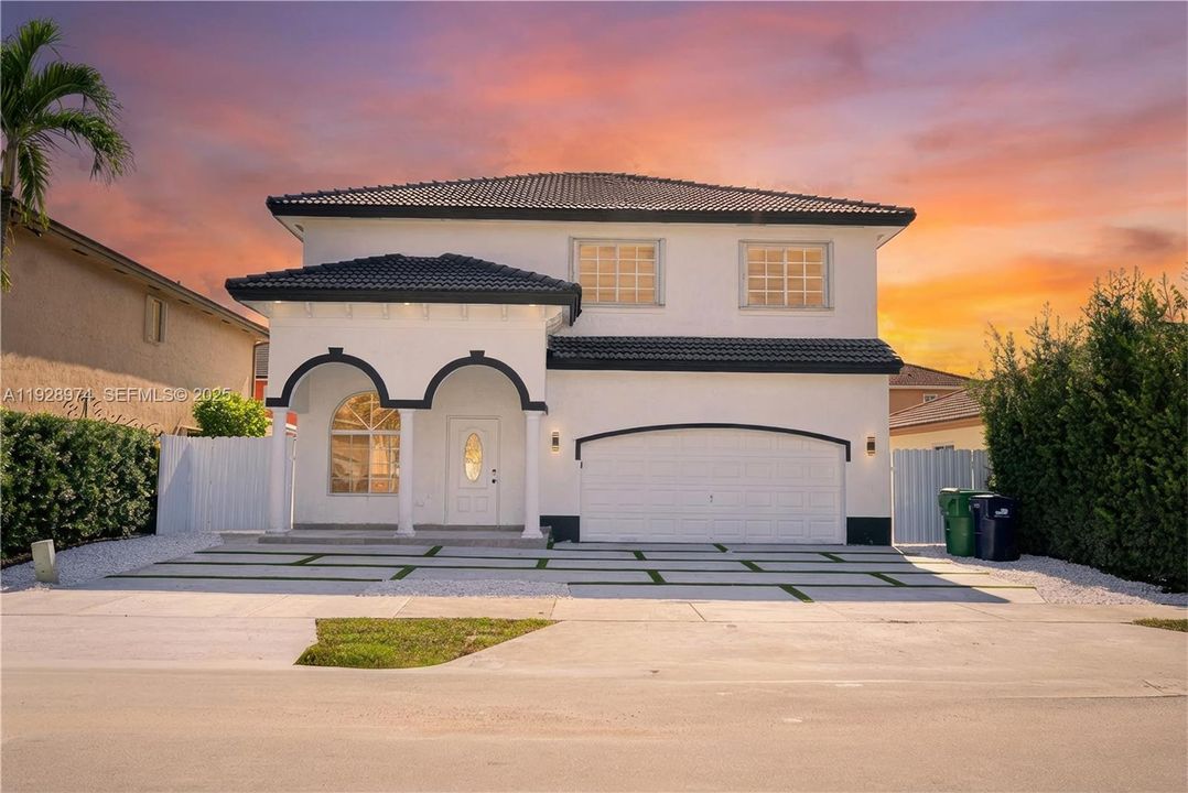 待售: $950,000 (5 贝兹, 3 浴室, 2055 平方英尺)