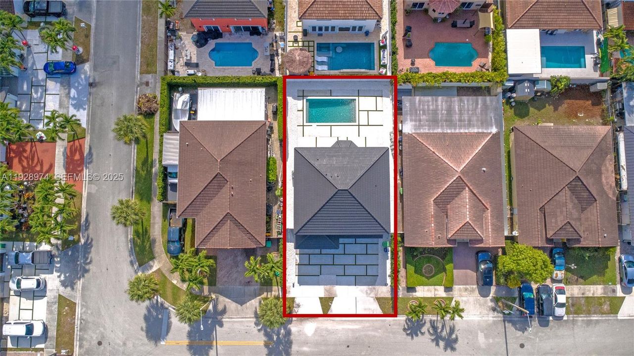 待售: $950,000 (5 贝兹, 3 浴室, 2055 平方英尺)