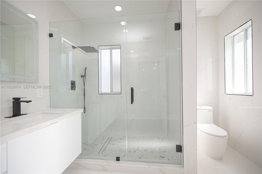 待售: $950,000 (5 贝兹, 3 浴室, 2055 平方英尺)