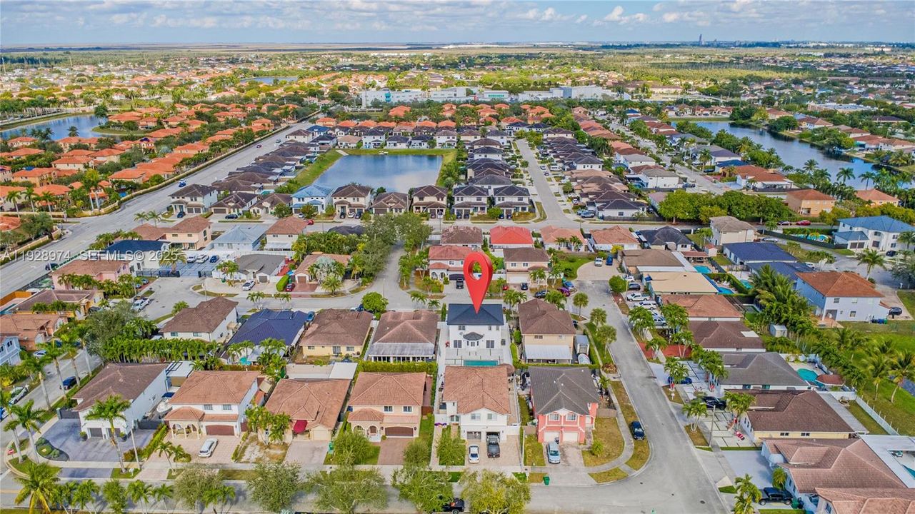 待售: $950,000 (5 贝兹, 3 浴室, 2055 平方英尺)