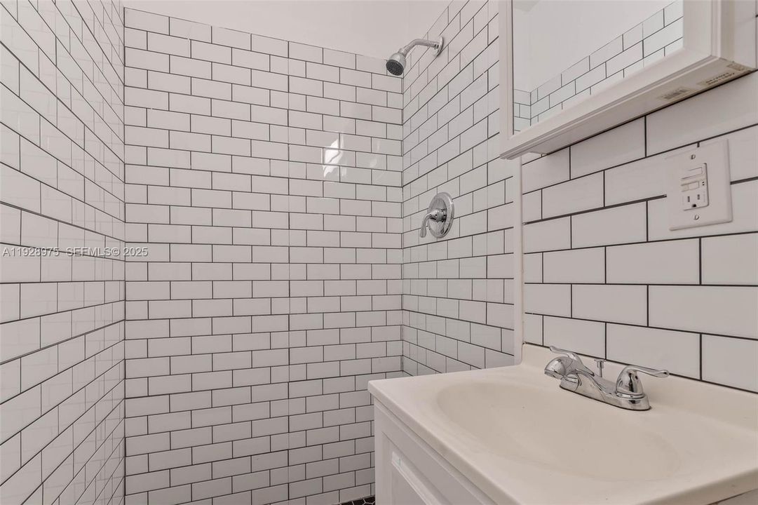 For Rent: $2,695 (3 beds, 3 baths, 1511 Square Feet)