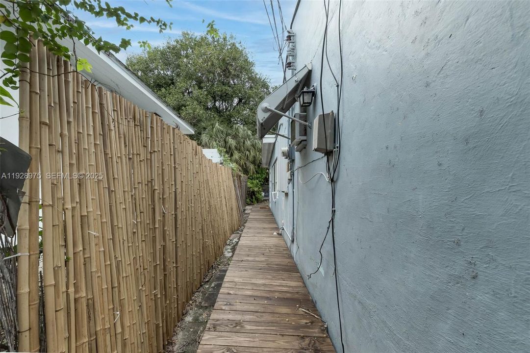 For Rent: $2,695 (3 beds, 3 baths, 1511 Square Feet)