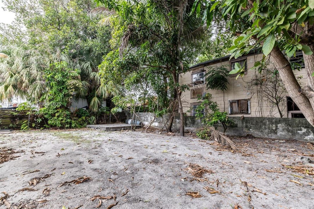 For Rent: $2,695 (3 beds, 3 baths, 1511 Square Feet)