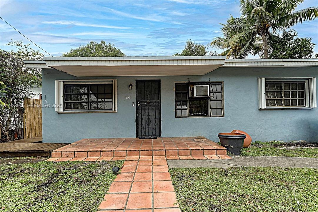 For Rent: $2,695 (3 beds, 3 baths, 1511 Square Feet)