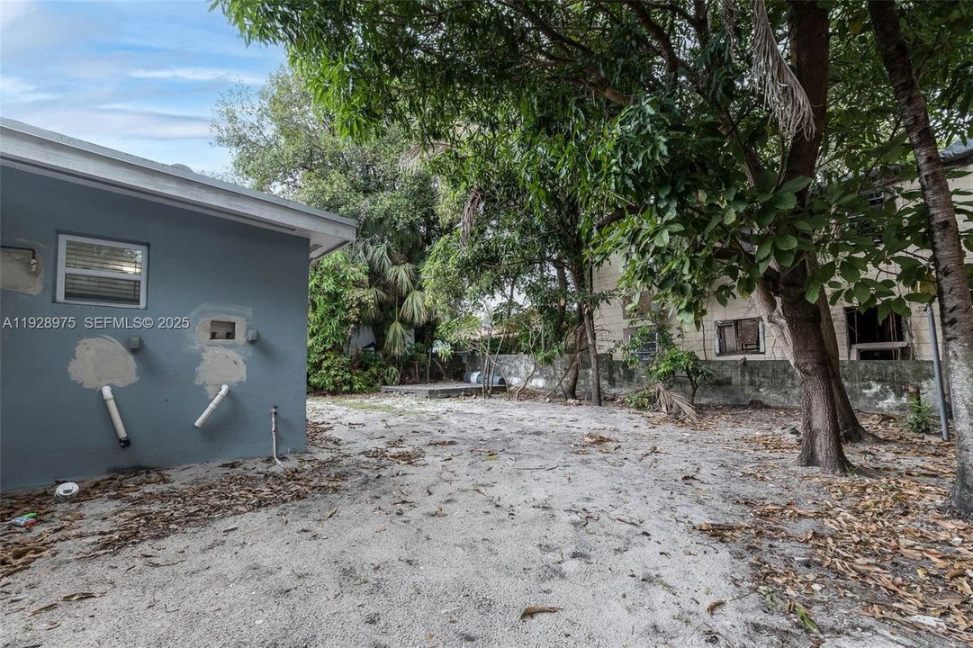 For Rent: $2,695 (3 beds, 3 baths, 1511 Square Feet)