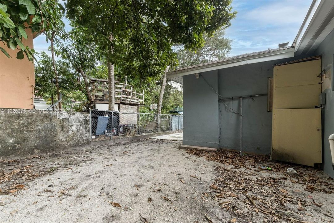 For Rent: $2,695 (3 beds, 3 baths, 1511 Square Feet)