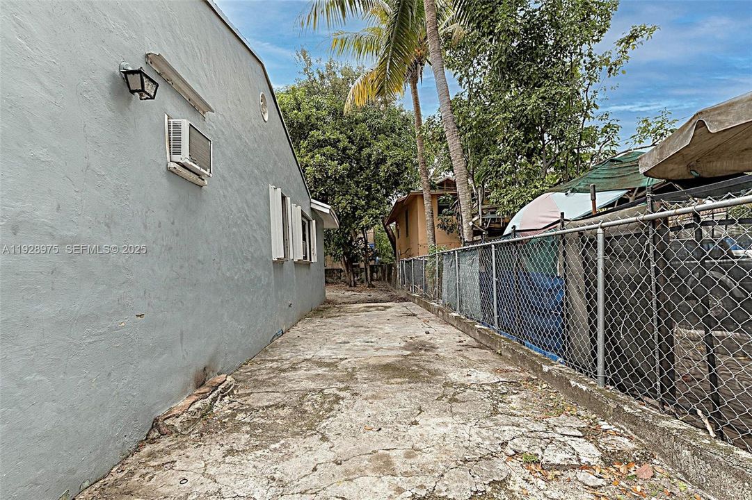 For Rent: $2,695 (3 beds, 3 baths, 1511 Square Feet)