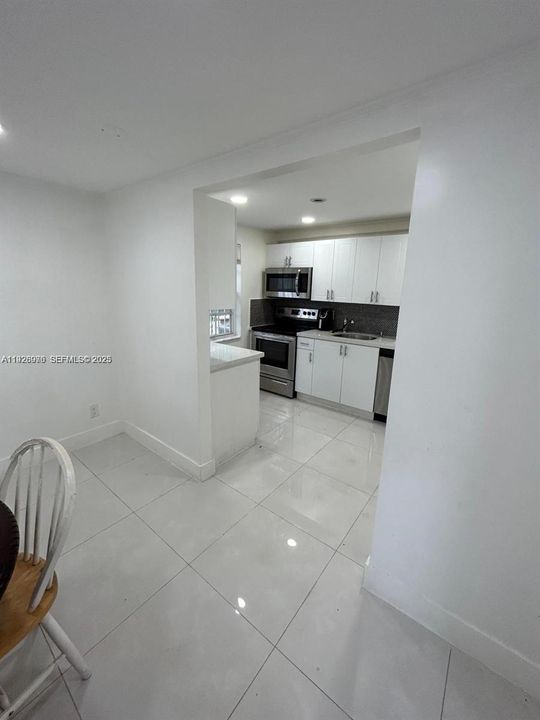 В аренду: $2,500 (3 спален, 1 ванн, 2468 Квадратных фут)