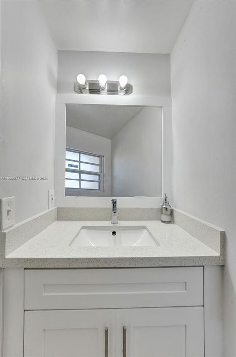 En Venta: $390,000 (3 camas, 2 baños, 1512 Pies cuadrados)