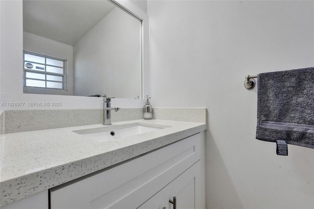 En Venta: $390,000 (3 camas, 2 baños, 1512 Pies cuadrados)