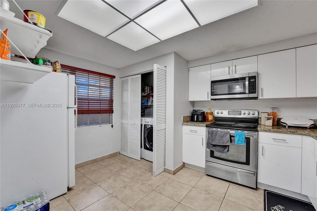 En Venta: $390,000 (3 camas, 2 baños, 1512 Pies cuadrados)