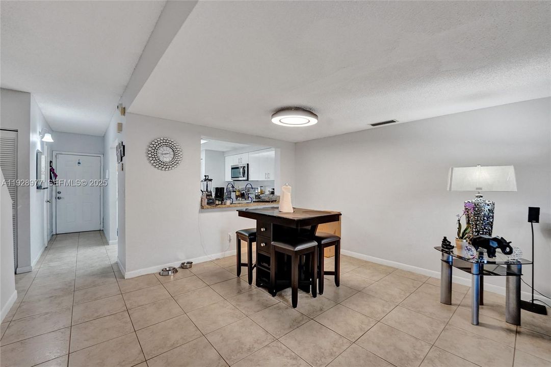 En Venta: $390,000 (3 camas, 2 baños, 1512 Pies cuadrados)