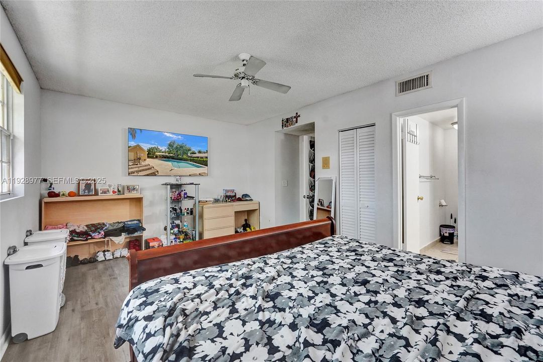 En Venta: $390,000 (3 camas, 2 baños, 1512 Pies cuadrados)