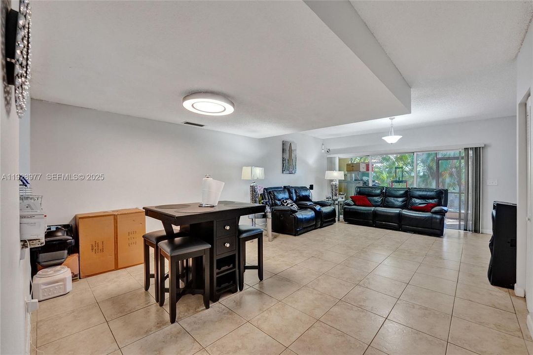 En Venta: $390,000 (3 camas, 2 baños, 1512 Pies cuadrados)