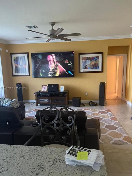 待售: $550,000 (3 贝兹, 2 浴室, 1649 平方英尺)