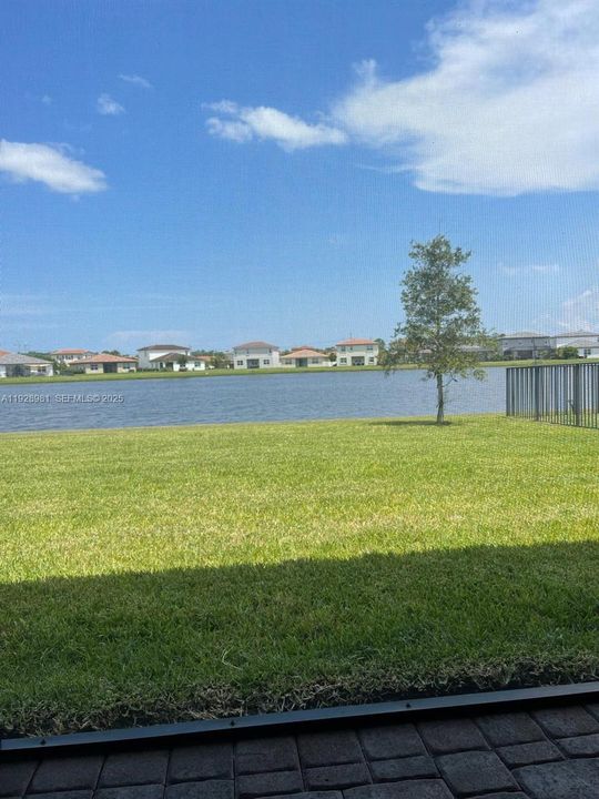 待售: $550,000 (3 贝兹, 2 浴室, 1649 平方英尺)