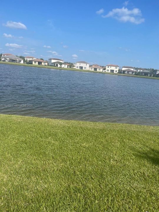 待售: $550,000 (3 贝兹, 2 浴室, 1649 平方英尺)