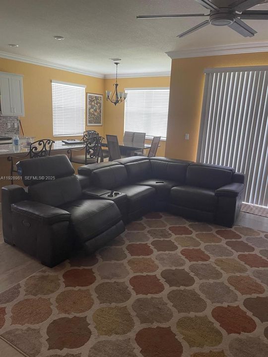 待售: $550,000 (3 贝兹, 2 浴室, 1649 平方英尺)