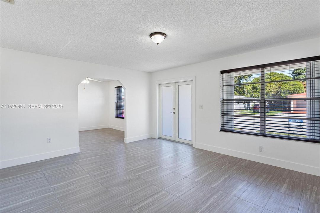 В аренду: $3,500 (3 спален, 2 ванн, 1500 Квадратных фут)