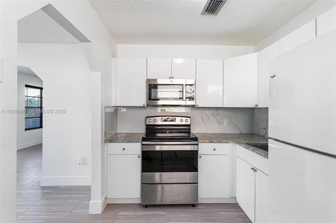 В аренду: $3,500 (3 спален, 2 ванн, 1500 Квадратных фут)