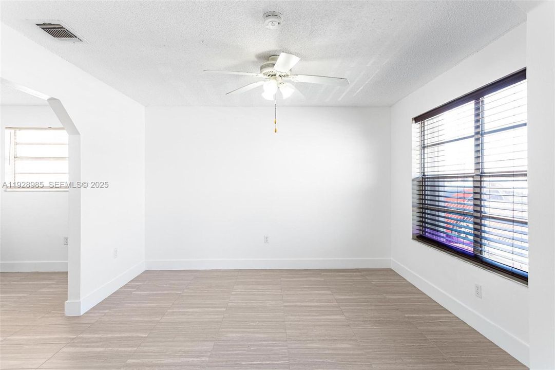 В аренду: $3,500 (3 спален, 2 ванн, 1500 Квадратных фут)