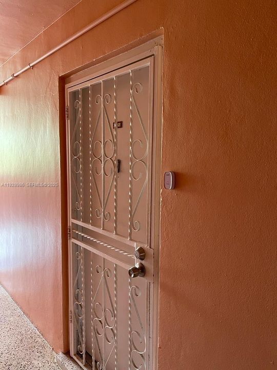 出租: $2,200 (2 贝兹, 2 浴室, 986 平方英尺)