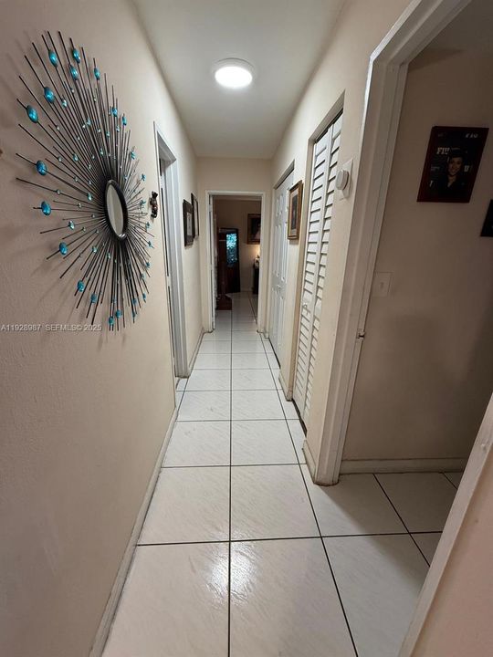 For Rent: $2,400 (2 beds, 2 baths, 1060 Square Feet)