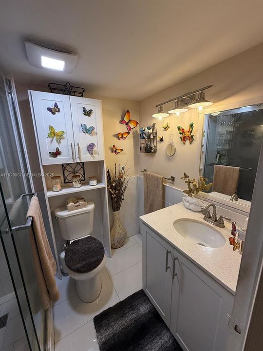 For Rent: $2,400 (2 beds, 2 baths, 1060 Square Feet)