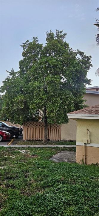 For Rent: $2,400 (2 beds, 2 baths, 1060 Square Feet)