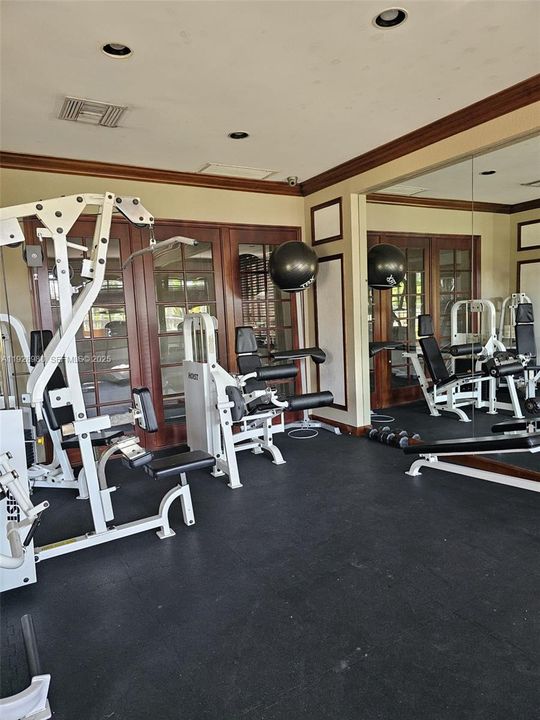 出租: $2,000 (2 贝兹, 2 浴室, 1026 平方英尺)