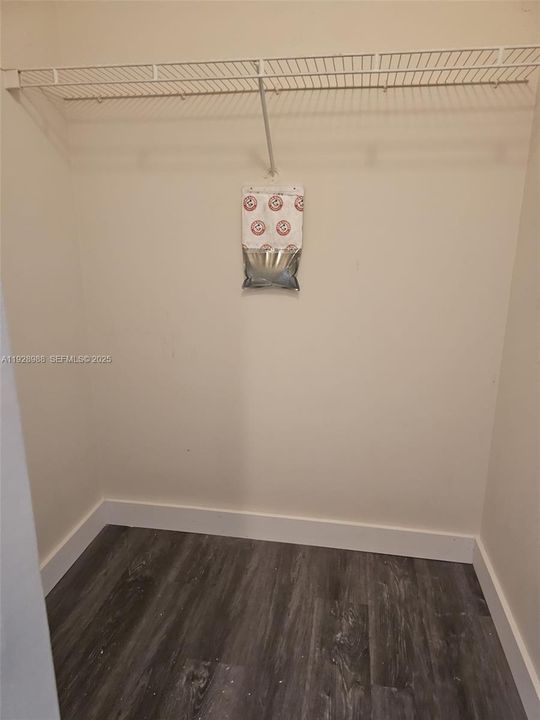 出租: $2,000 (2 贝兹, 2 浴室, 1026 平方英尺)