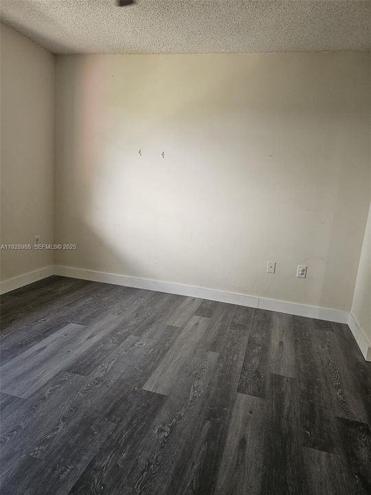 出租: $2,000 (2 贝兹, 2 浴室, 1026 平方英尺)