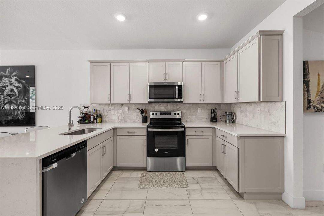 For Sale: $695,000 (3 beds, 2 baths, 2049 Square Feet)