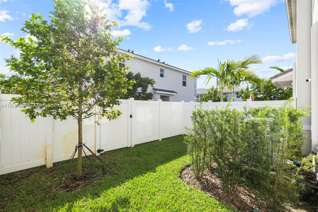 For Sale: $695,000 (3 beds, 2 baths, 2049 Square Feet)