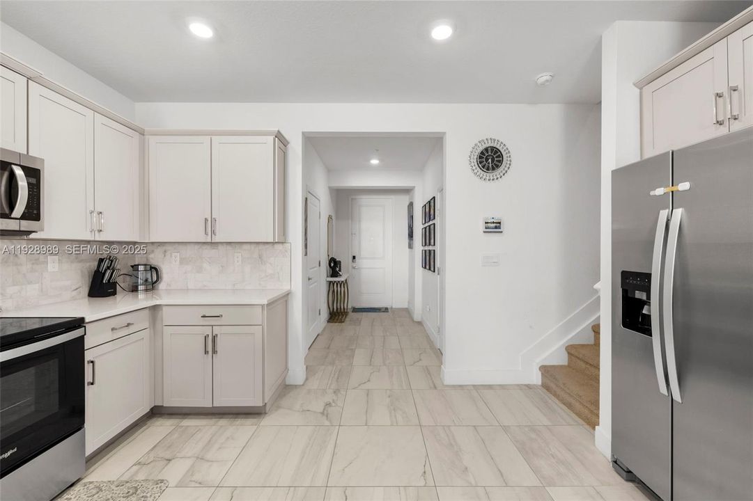 For Sale: $695,000 (3 beds, 2 baths, 2049 Square Feet)