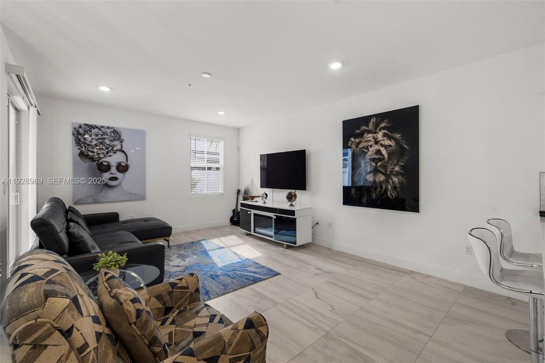 For Sale: $695,000 (3 beds, 2 baths, 2049 Square Feet)