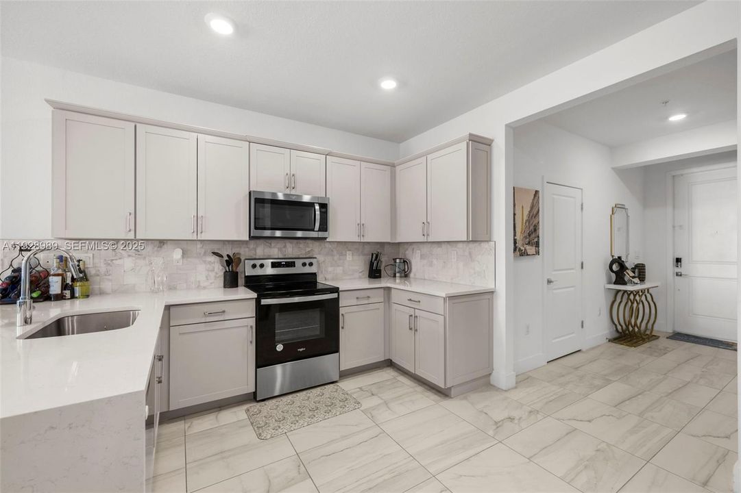 For Sale: $695,000 (3 beds, 2 baths, 2049 Square Feet)