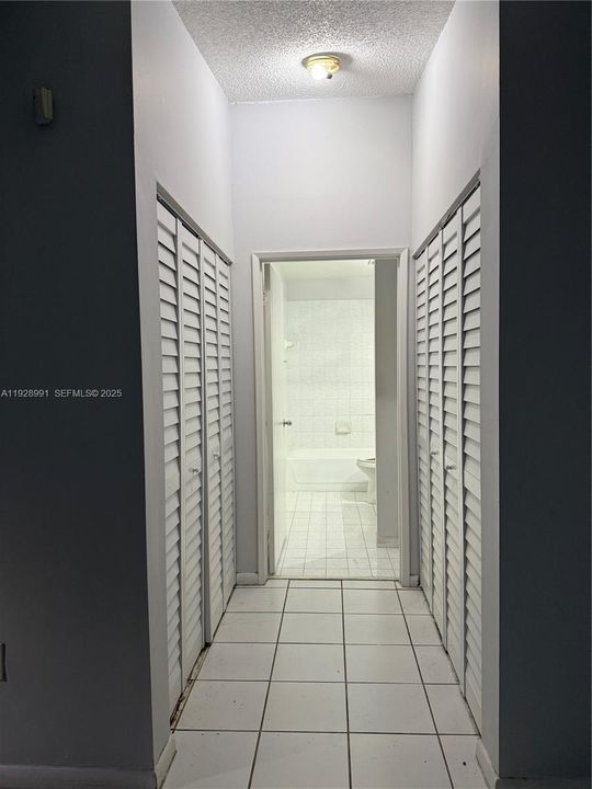 出租: $2,100 (2 贝兹, 2 浴室, 890 平方英尺)