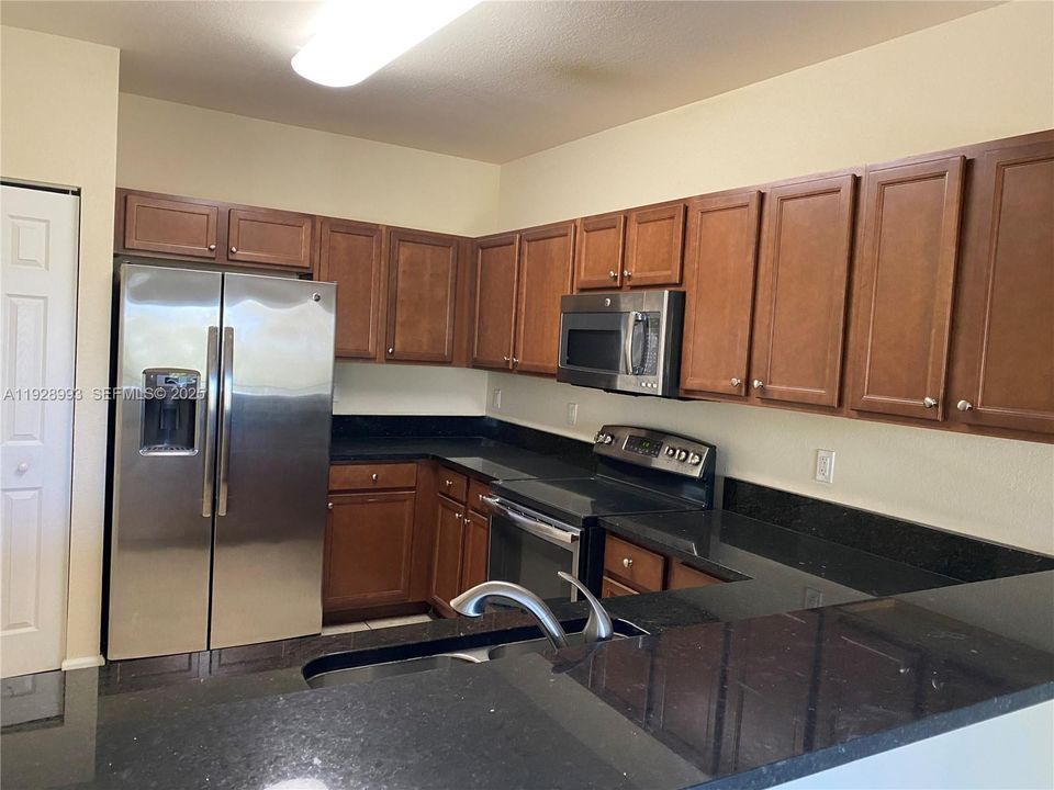 待售: $410,000 (3 贝兹, 2 浴室, 1364 平方英尺)