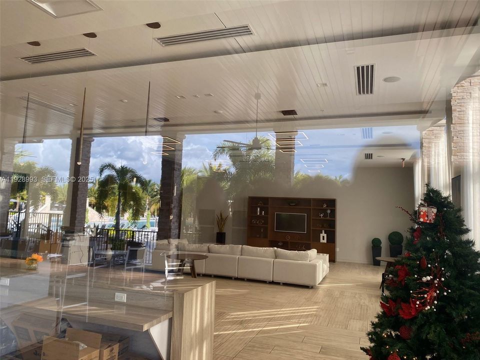 待售: $410,000 (3 贝兹, 2 浴室, 1364 平方英尺)