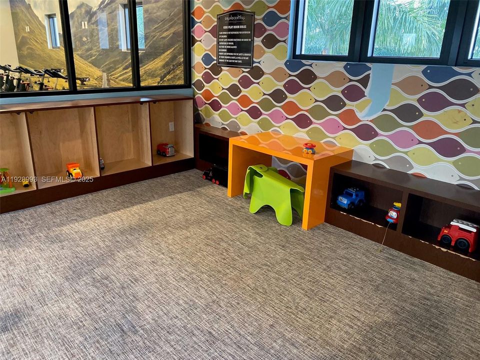 待售: $410,000 (3 贝兹, 2 浴室, 1364 平方英尺)