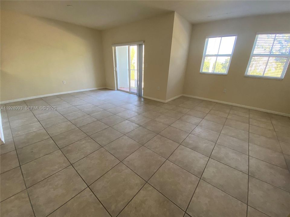 待售: $410,000 (3 贝兹, 2 浴室, 1364 平方英尺)