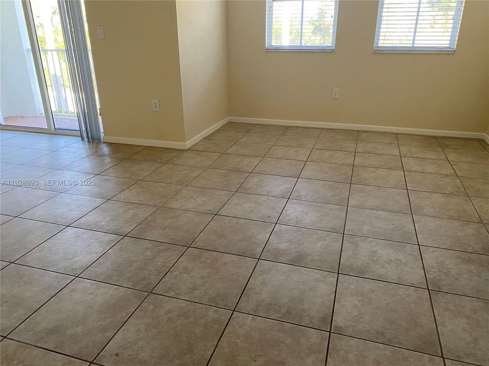 待售: $410,000 (3 贝兹, 2 浴室, 1364 平方英尺)