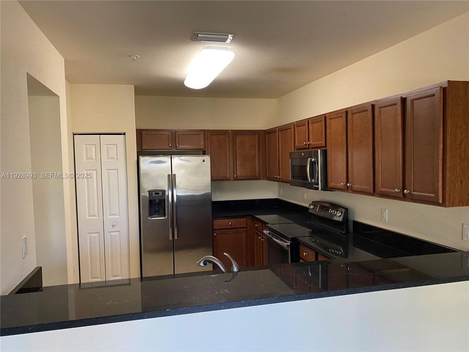 待售: $410,000 (3 贝兹, 2 浴室, 1364 平方英尺)