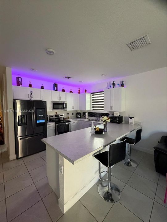 For Sale: $625,000 (3 beds, 3 baths, 1904 Square Feet)