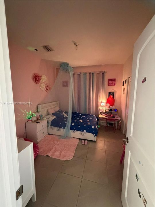 For Sale: $625,000 (3 beds, 3 baths, 1904 Square Feet)