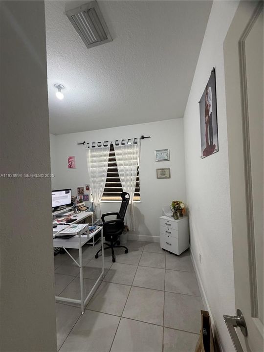 For Sale: $625,000 (3 beds, 3 baths, 1904 Square Feet)