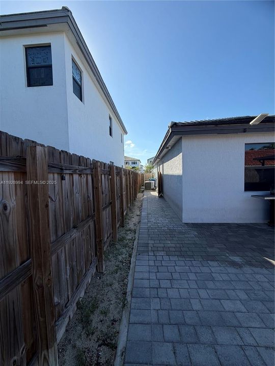 For Sale: $625,000 (3 beds, 3 baths, 1904 Square Feet)