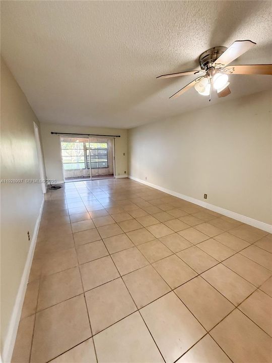 For Rent: $1,850 (2 beds, 2 baths, 900 Square Feet)
